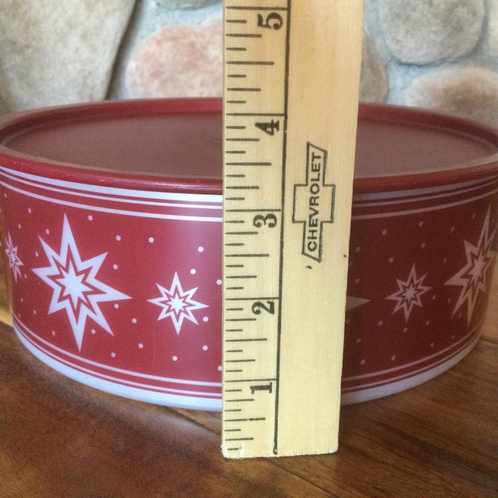✔️ Like New Tupperware Holiday One Touch Keeper Container - Picture 3 of 5